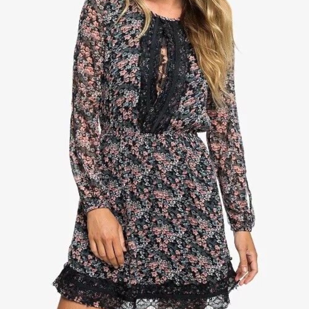 Roxy Dress Black Floral Neck Slit Arm Slits Fit Flare Size Small